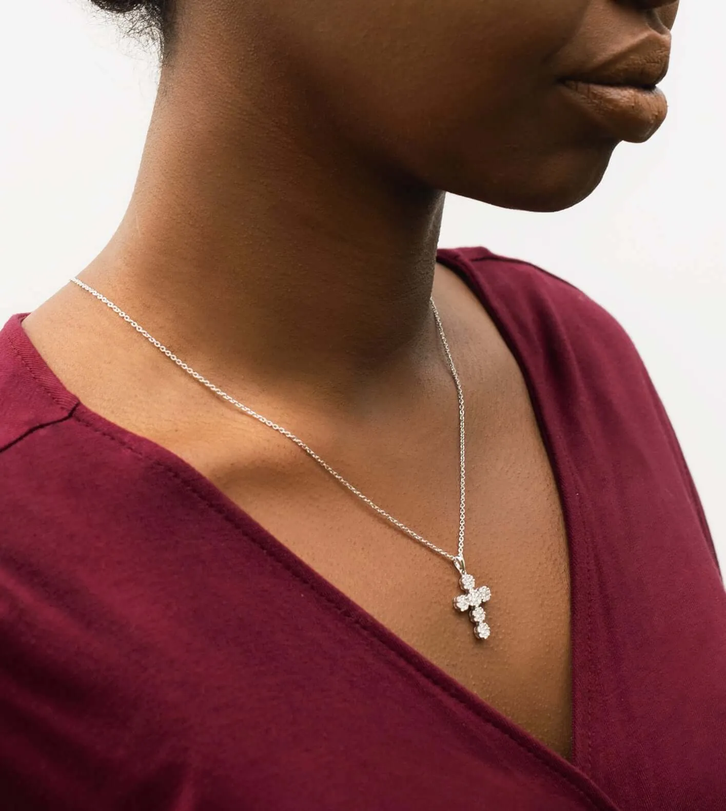 CROSS WITH DIAMOND - NECKLACE - WHITE GOLD