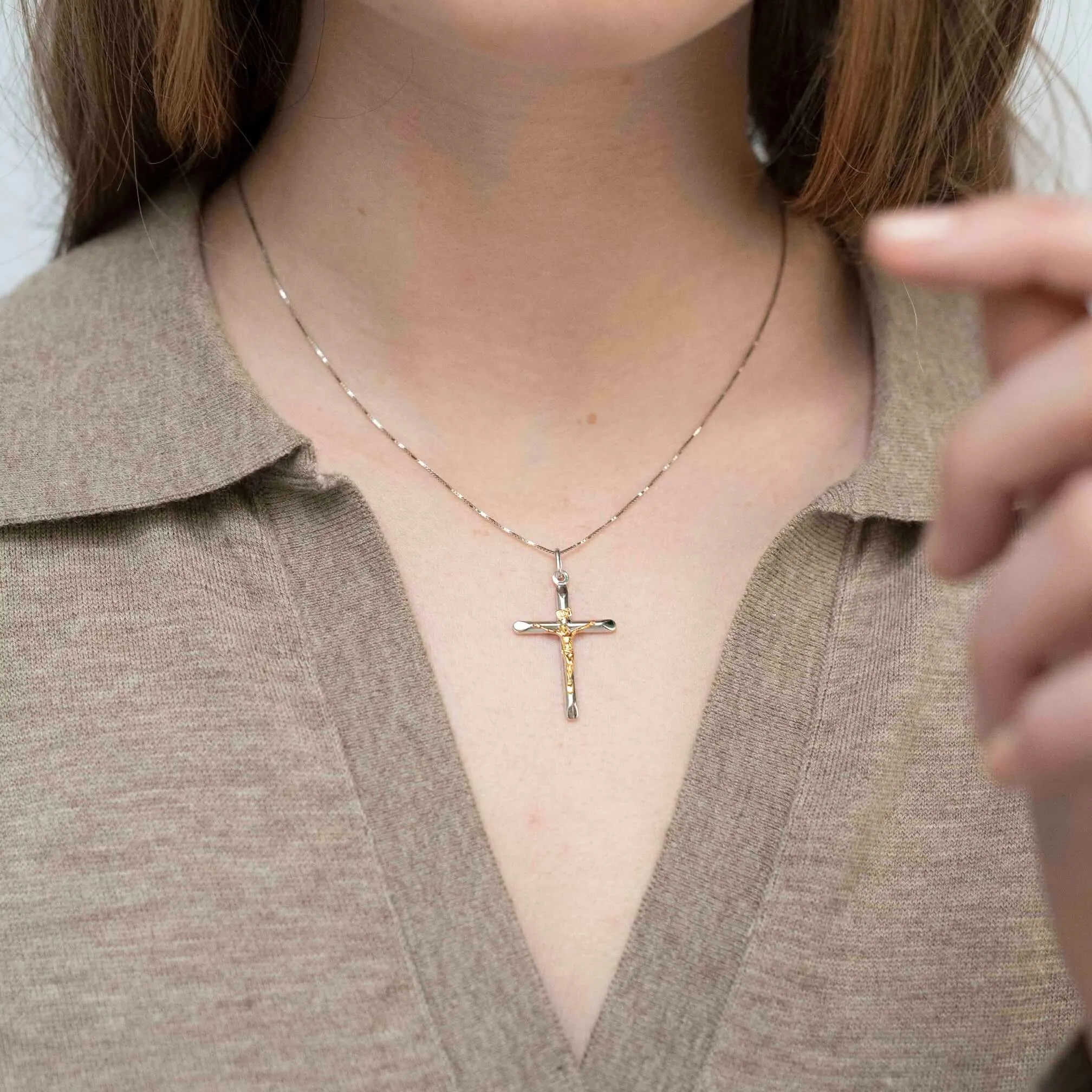 CRUCIFIX PENDANT - SILVER