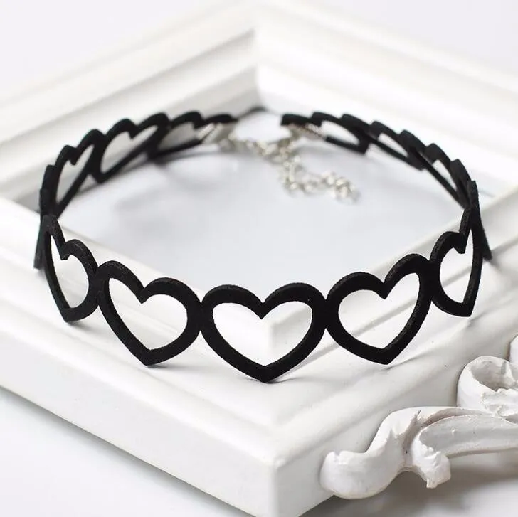 Velvet Heart Choker